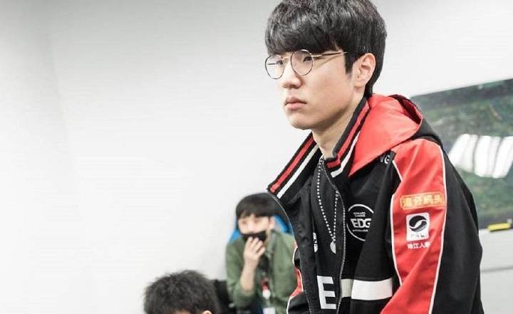 中其执掌国 中其执掌国